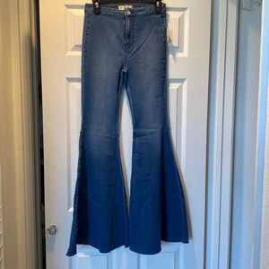Free people, NWT super flare Jean, size 26.